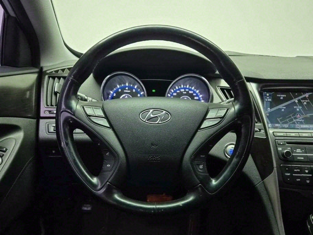 HYUNDAI Sonata - Vista 9