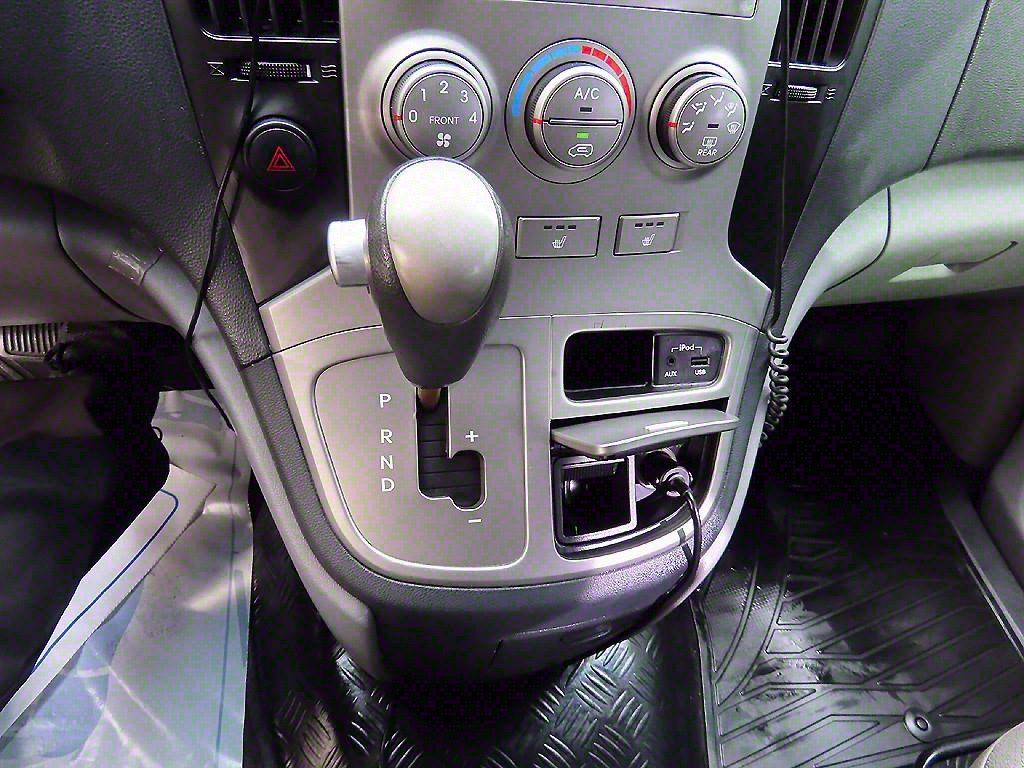 HYUNDAI Starex - Vista 10