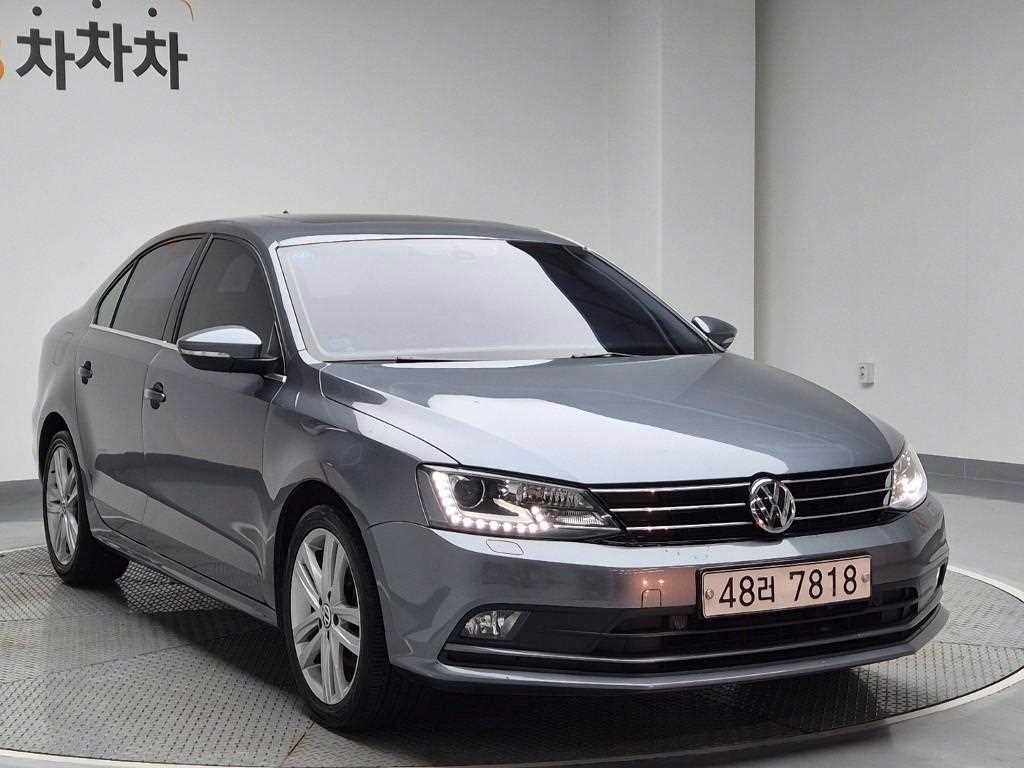 Volkswagen Jetta - Vista 4