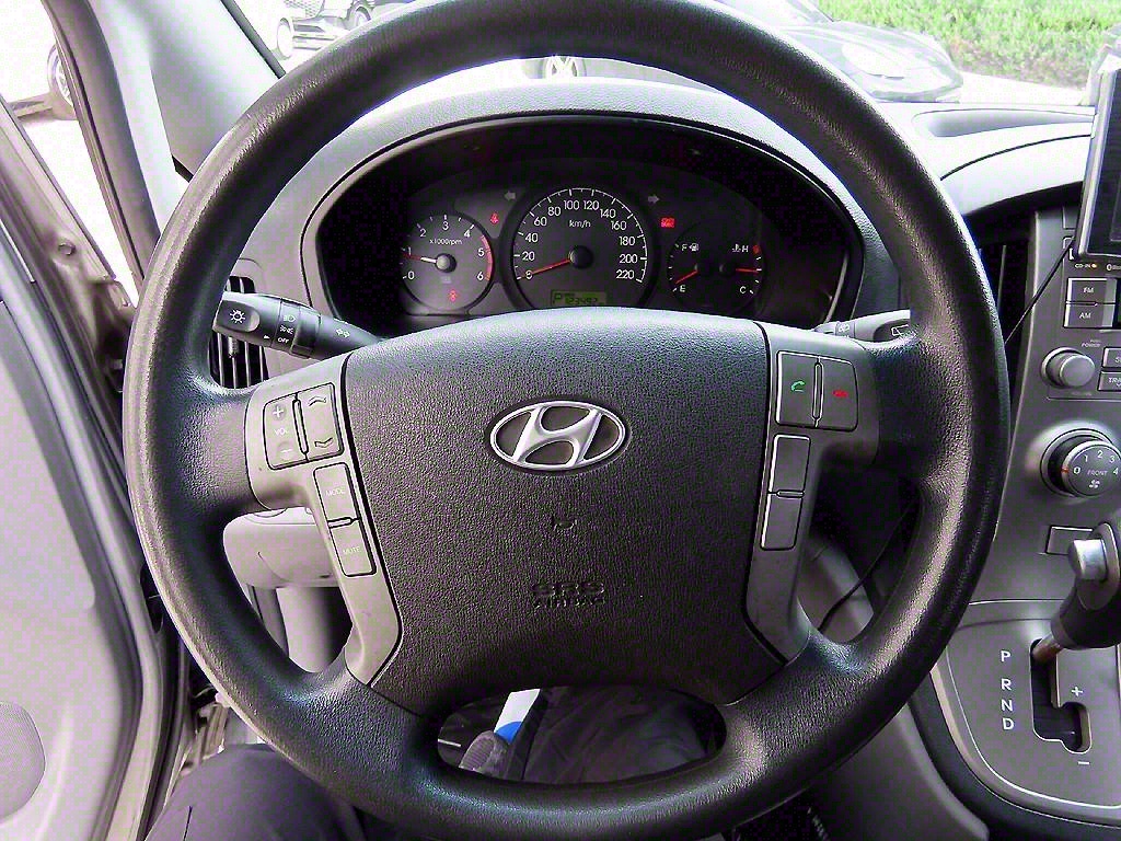 HYUNDAI Starex - Vista 8