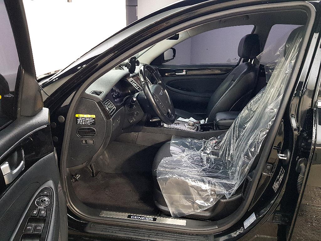 HYUNDAI Genesis - Vista 8