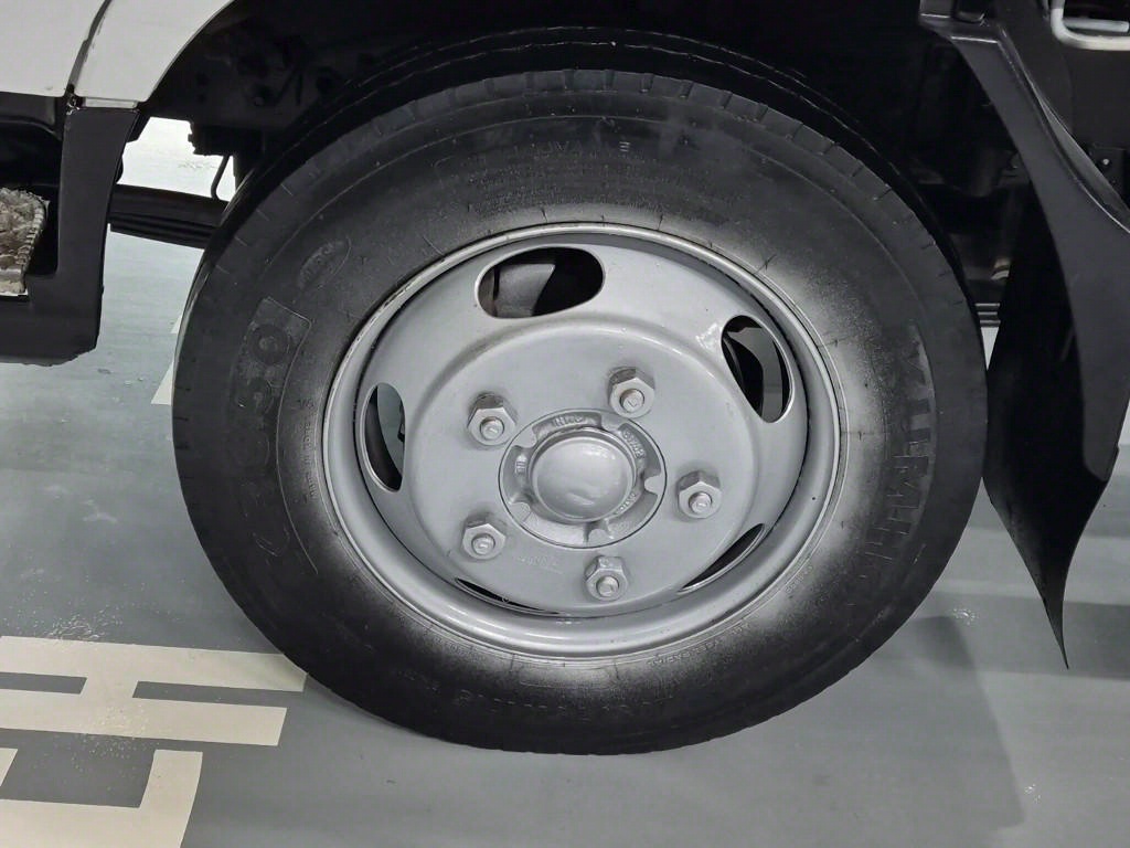 medium and large cargo dump - Vista 9