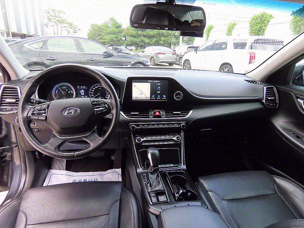 HYUNDAI Grandeur - Vista 7