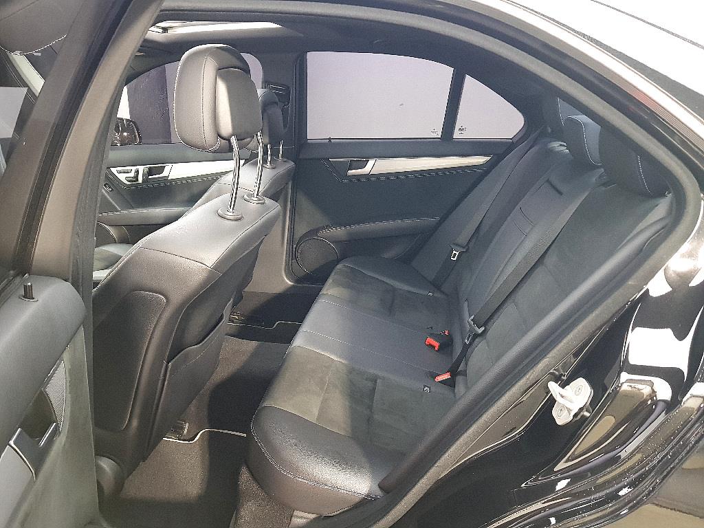 Mercedes Benz C Class - Vista 9