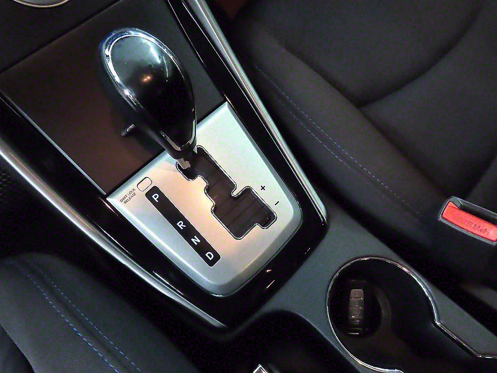 HYUNDAI Avante - Vista 10