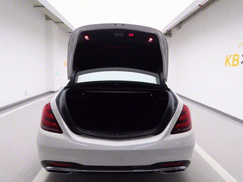 Mercedes Benz S Class - Vista 5