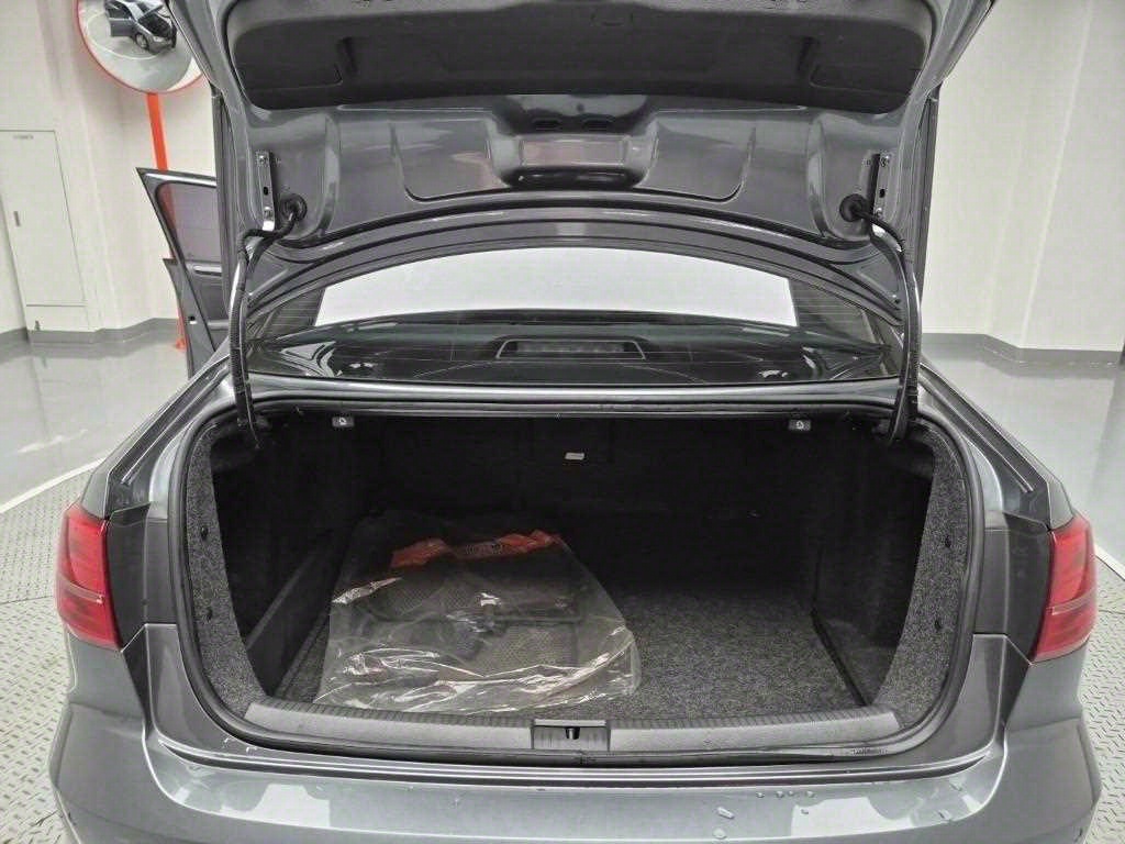 Volkswagen Jetta 2015 Gris - Importación desde Corea - HF Imports Iquique - Foto 18