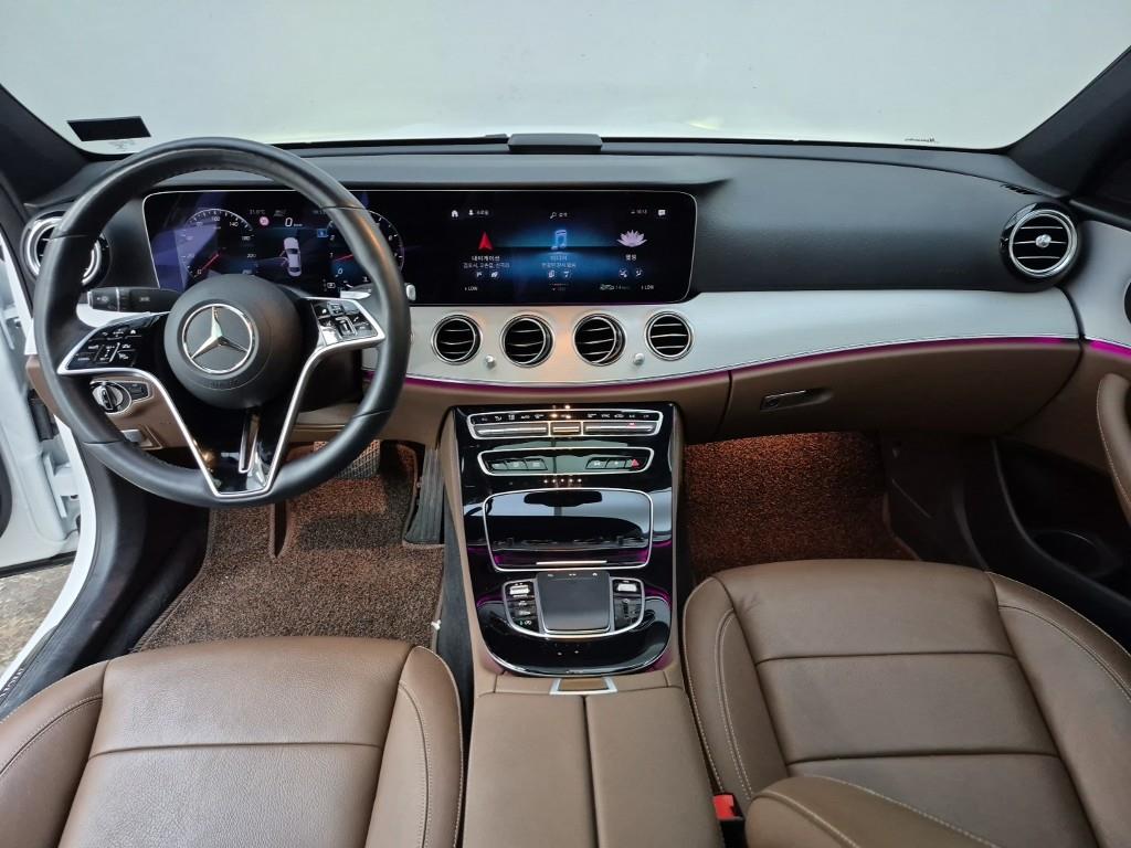 Mercedes Benz E class - Vista 5