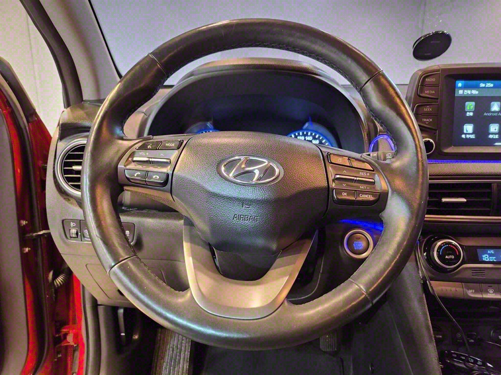 HYUNDAI Kona - Vista 10