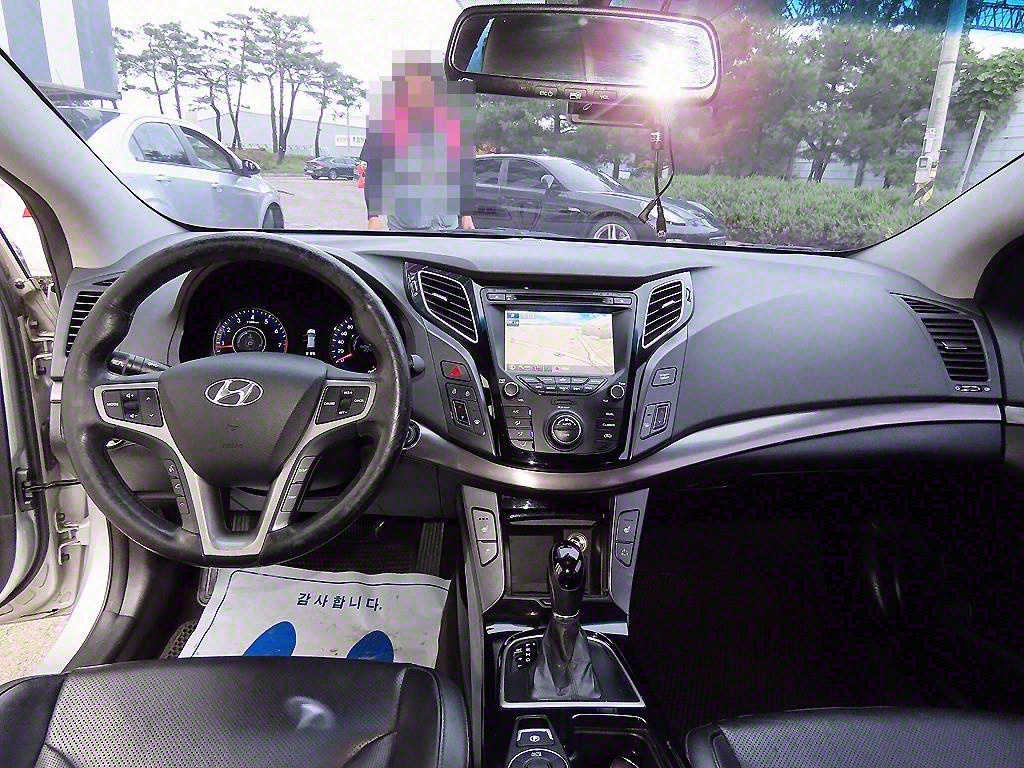 HYUNDAI i40 - Vista 7