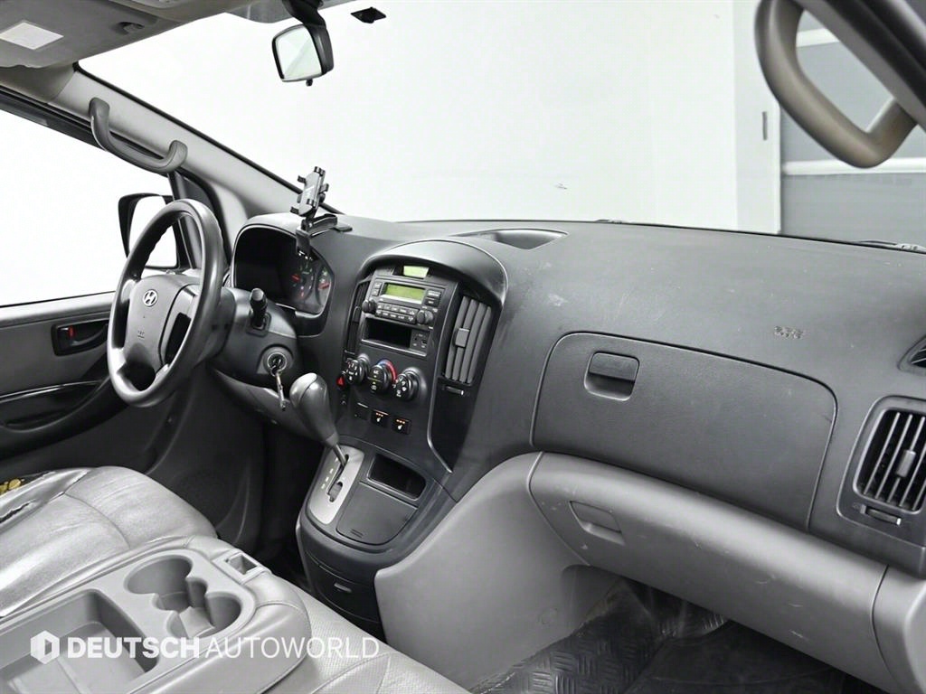 HYUNDAI Starex - Vista 7