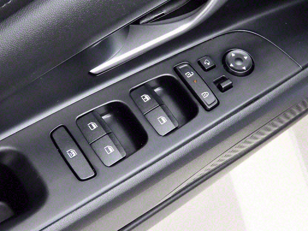 HYUNDAI Avante - Vista 12