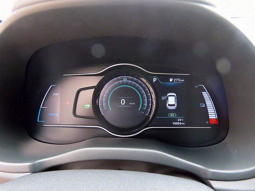 HYUNDAI Kona - Vista 9