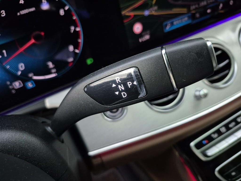 Mercedes Benz E class - Vista 8