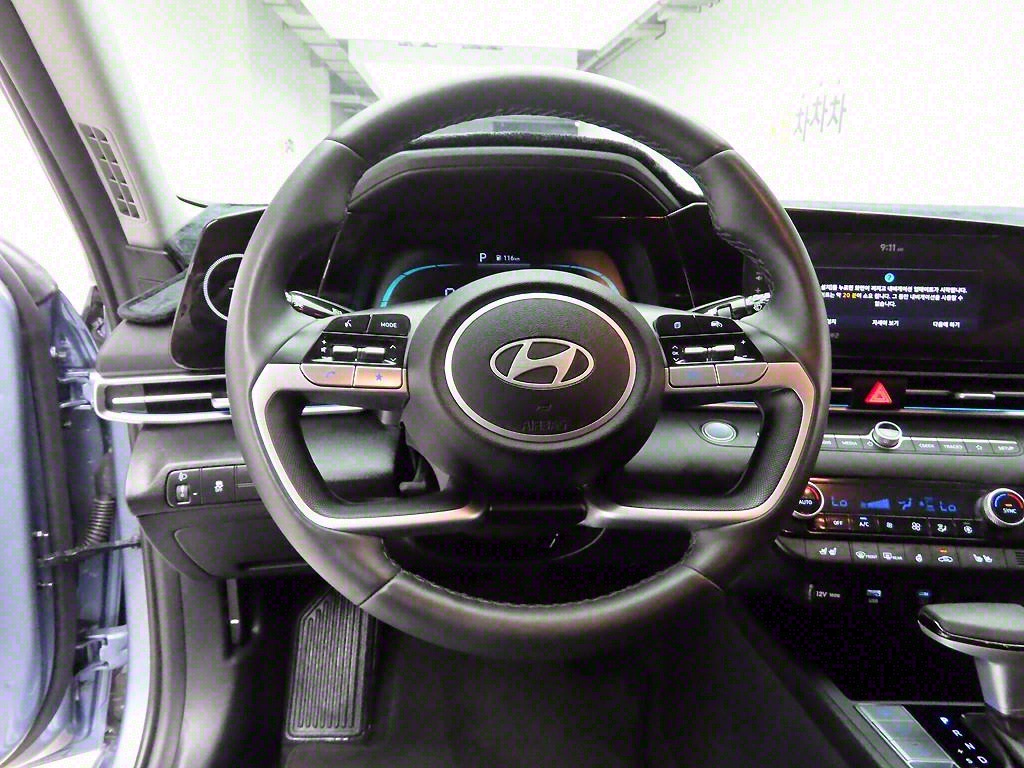 HYUNDAI Avante - Vista 7