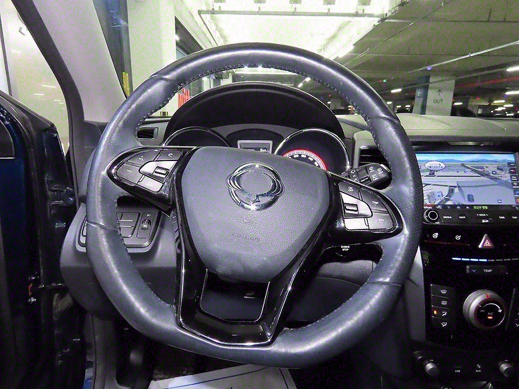 Ssangyong Tivoli - Vista 8