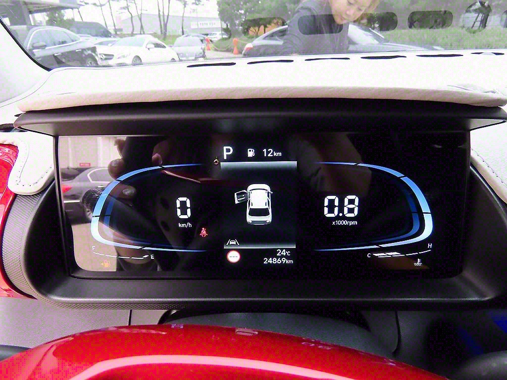 HYUNDAI Casper - Vista 9