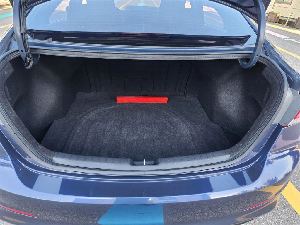 HYUNDAI Avante - Vista 5