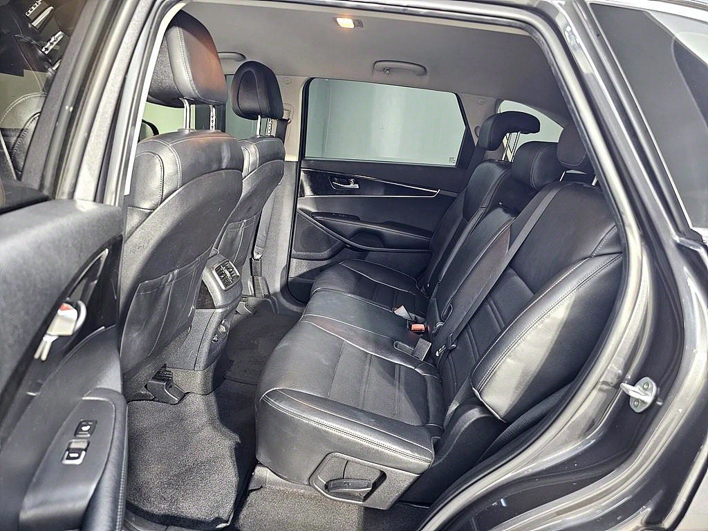 KIA Sorento - Vista 9