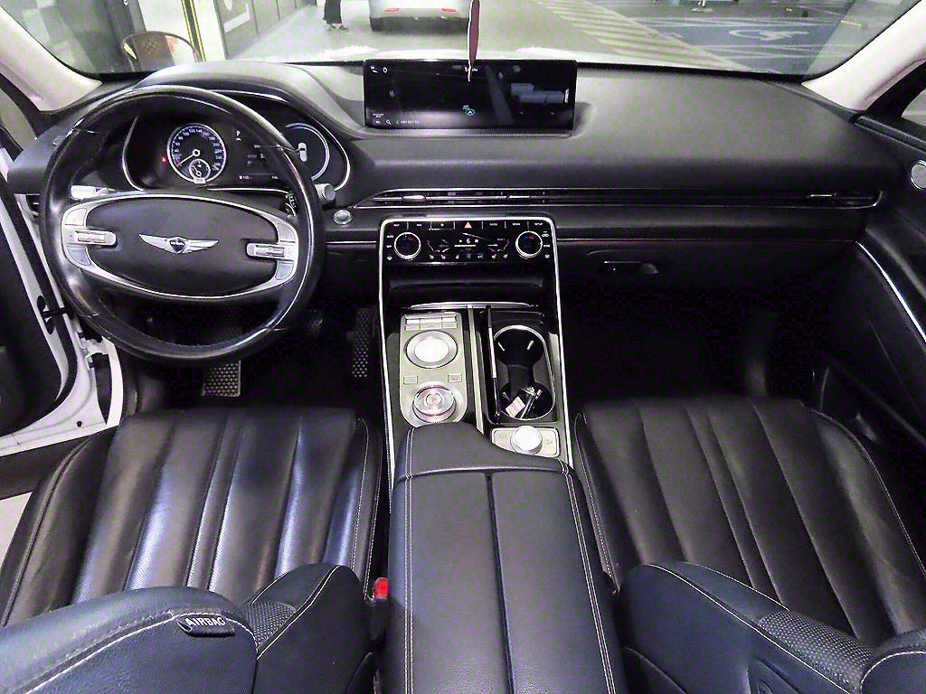 Genesis GV80 - Vista 10