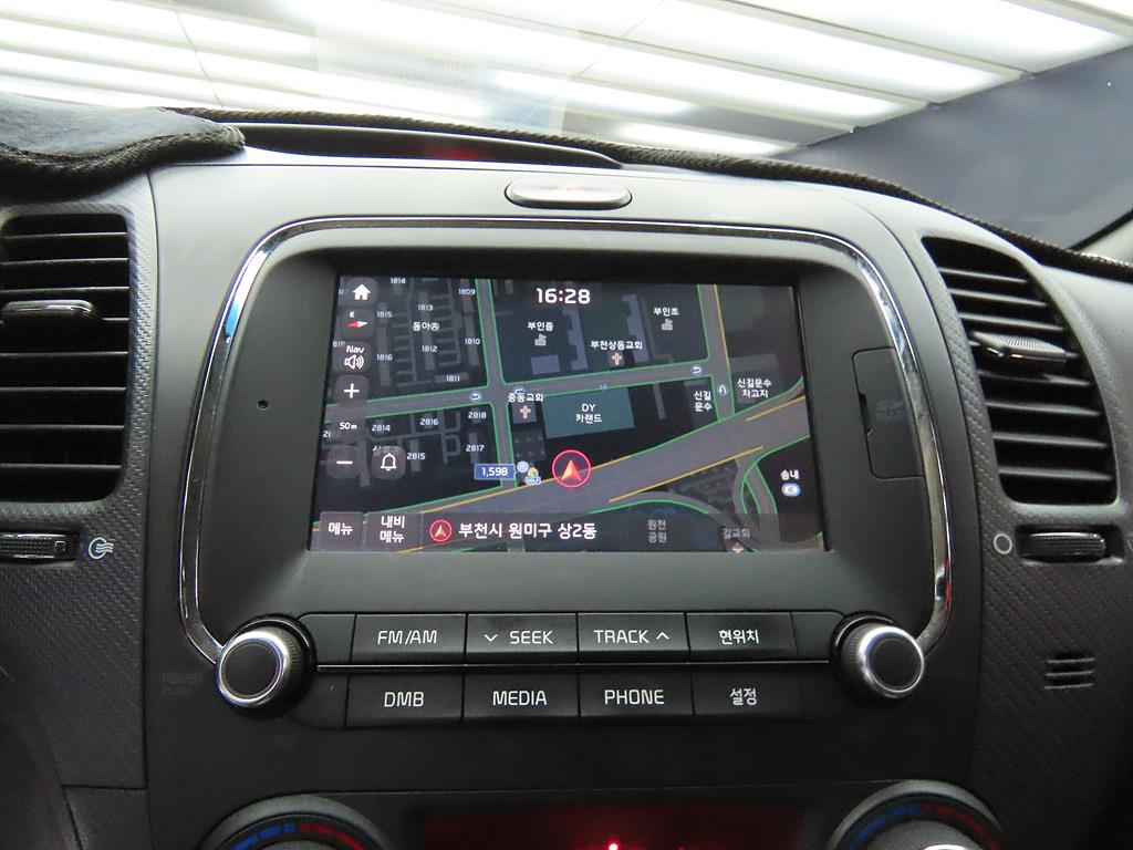 KIA K3 2016 Blanco - Importación desde Corea - HF Imports Iquique - Foto 13