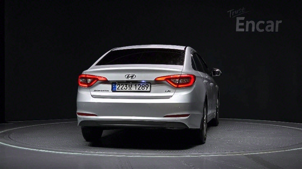 HYUNDAI Sonata - Vista 4