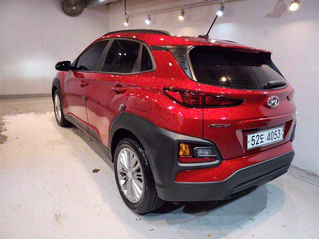 HYUNDAI Kona - Vista 4