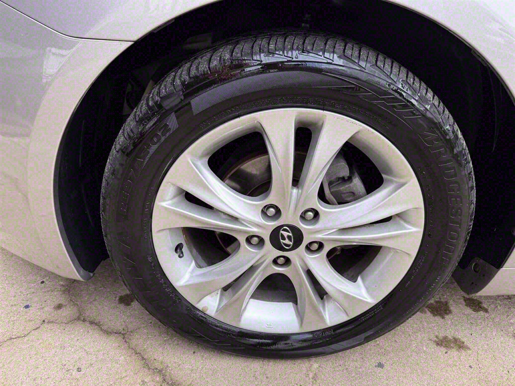 HYUNDAI Sonata - Vista 8