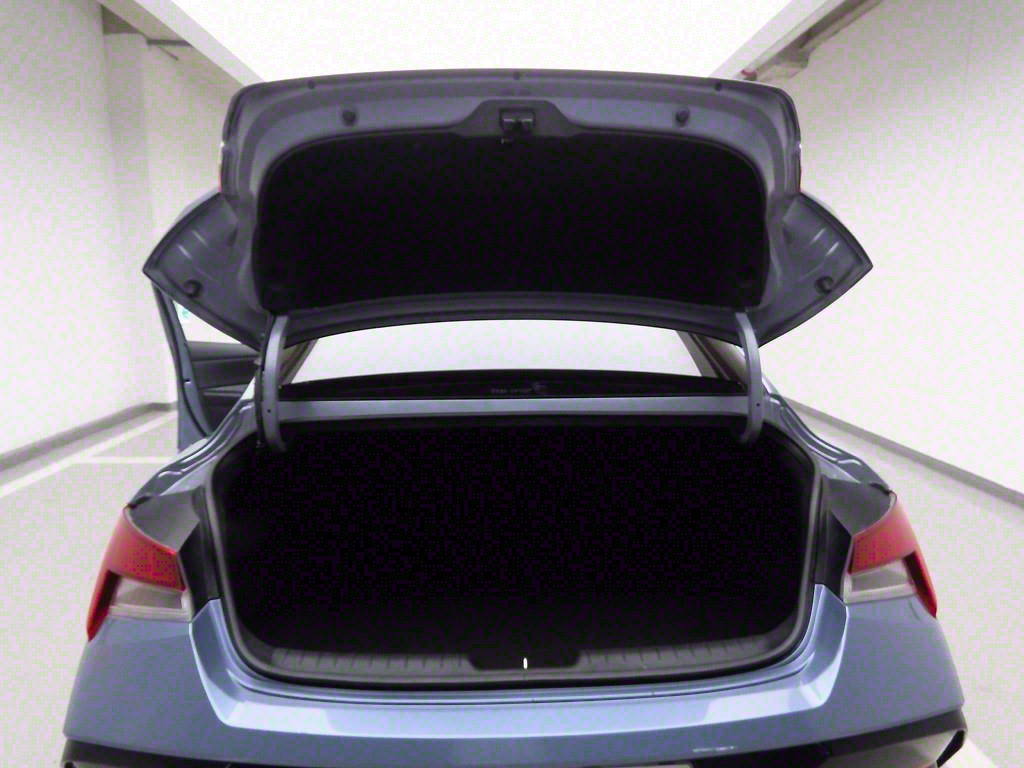 HYUNDAI Avante - Vista 5