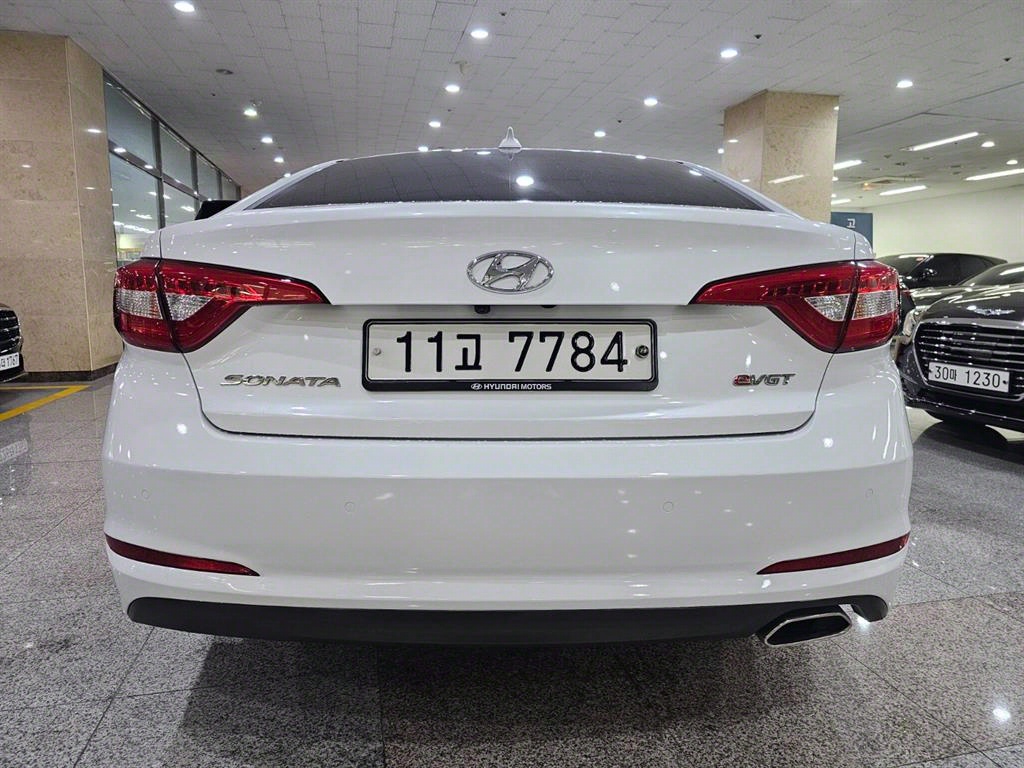 HYUNDAI Sonata - Vista 4