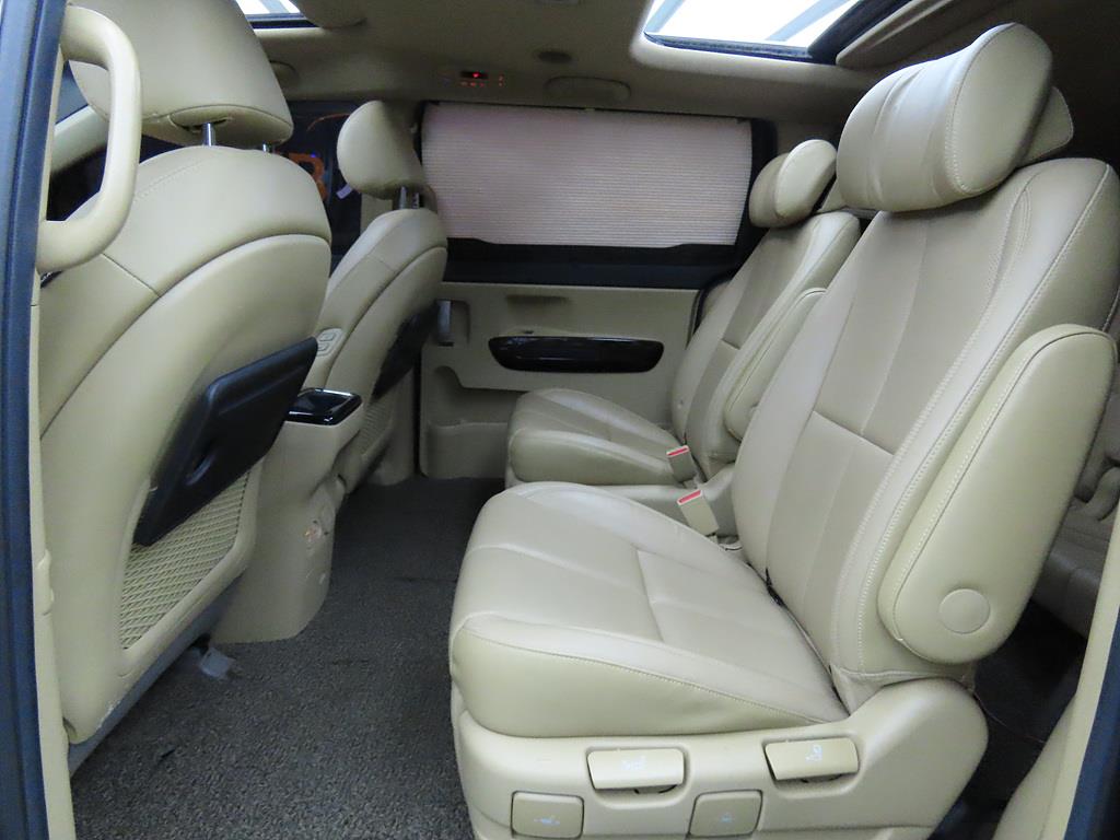 KIA Carnival - Vista 6