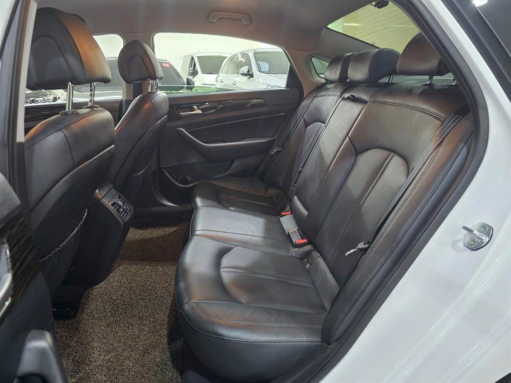 HYUNDAI Sonata - Vista 12