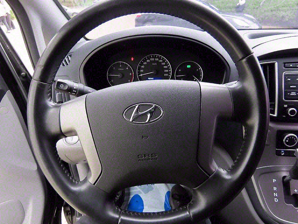 HYUNDAI Starex - Vista 8