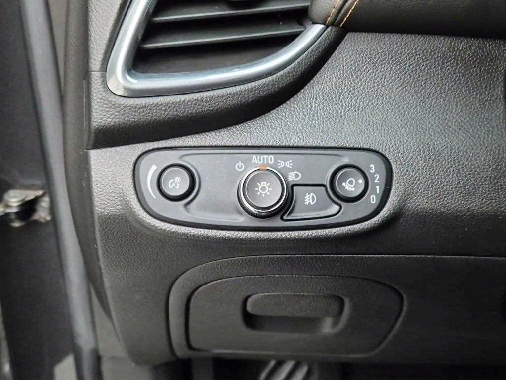 Chevrolet Trax 2017 Gris - Importación desde Corea - HF Imports Iquique - Foto 17