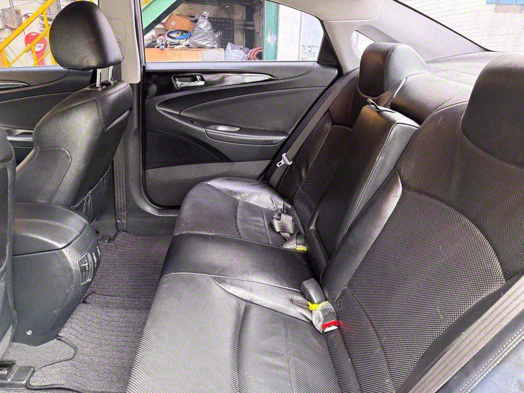 HYUNDAI Sonata - Vista 11