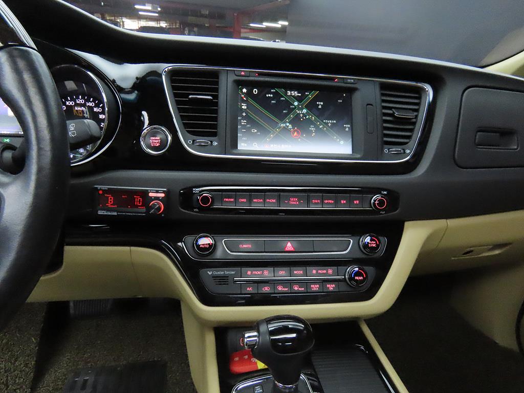 KIA Carnival - Vista 10