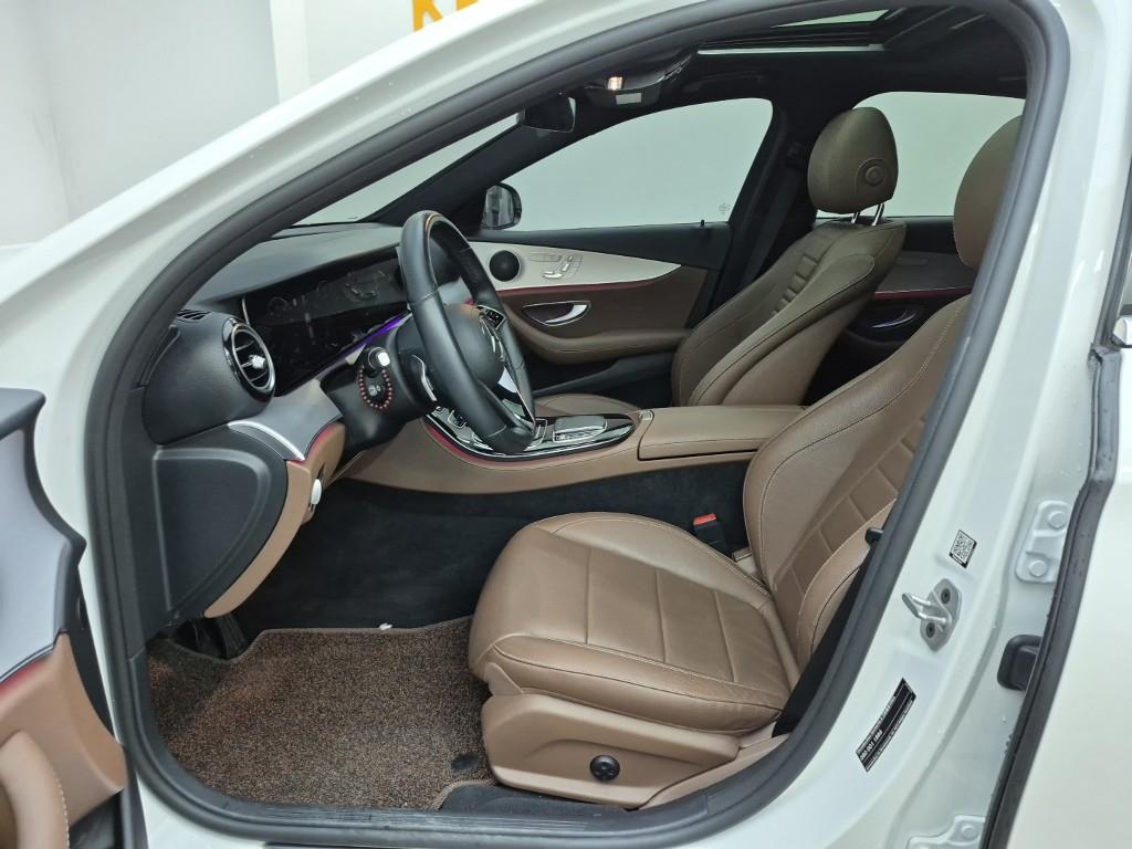 Mercedes Benz E class - Vista 11