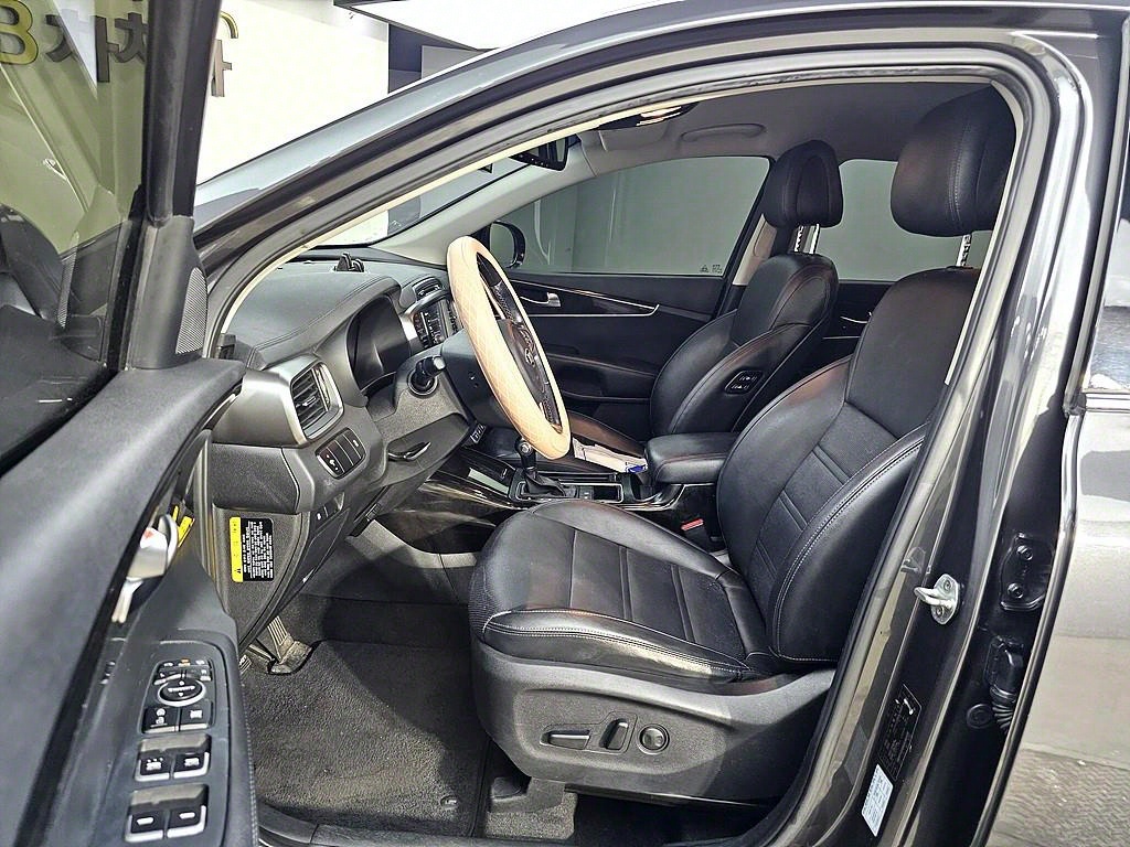 KIA Sorento - Vista 8