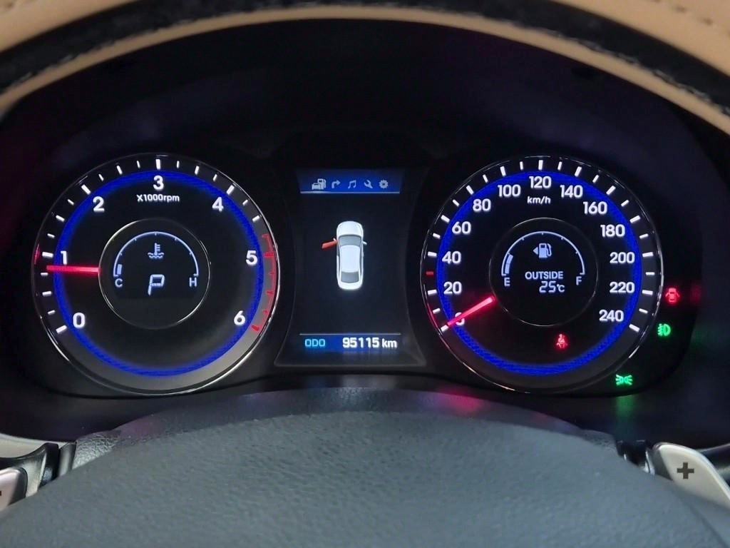 HYUNDAI i40 - Vista 6