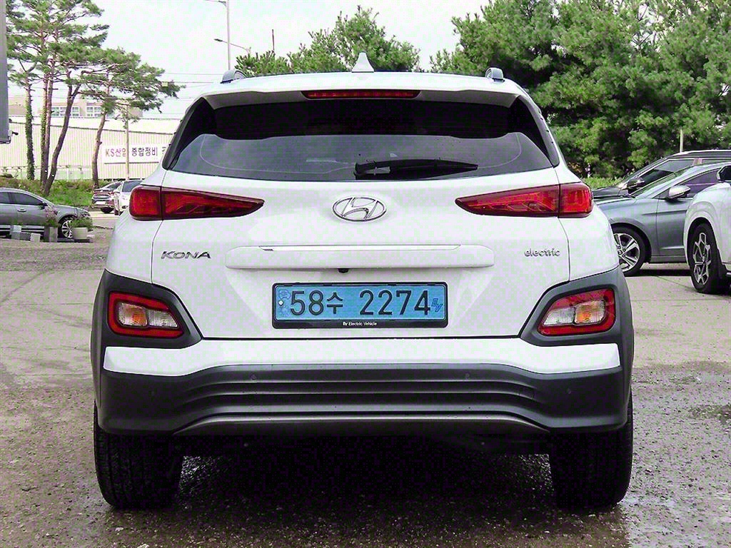 HYUNDAI Kona - Vista 4
