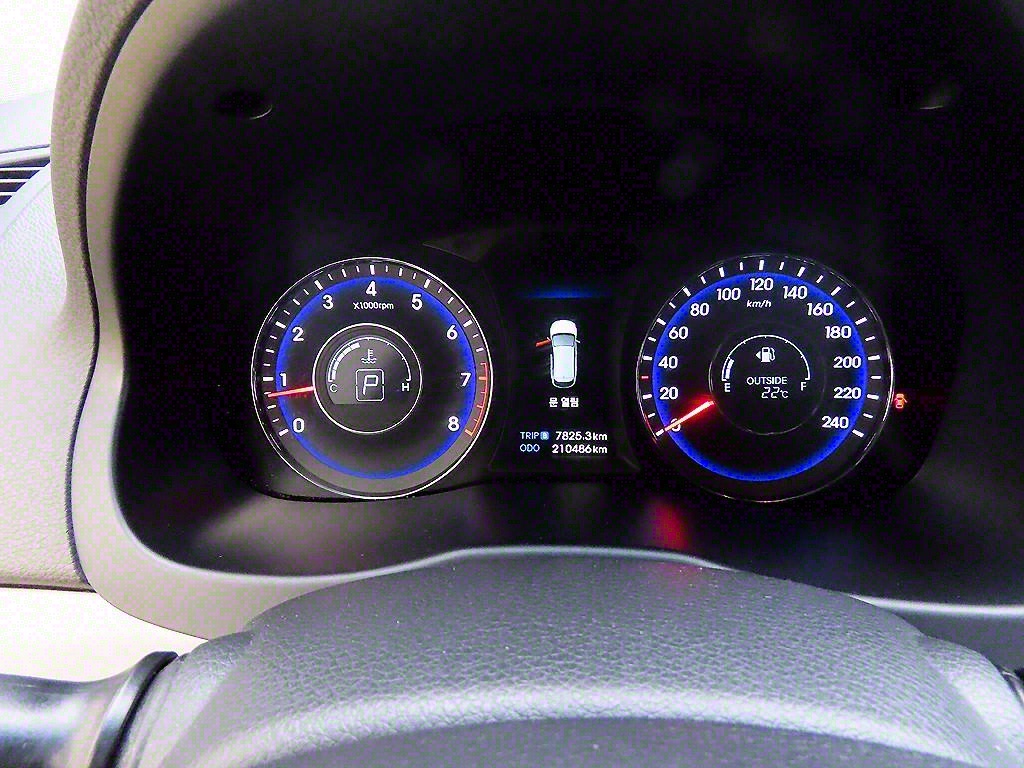 HYUNDAI i40 - Vista 9