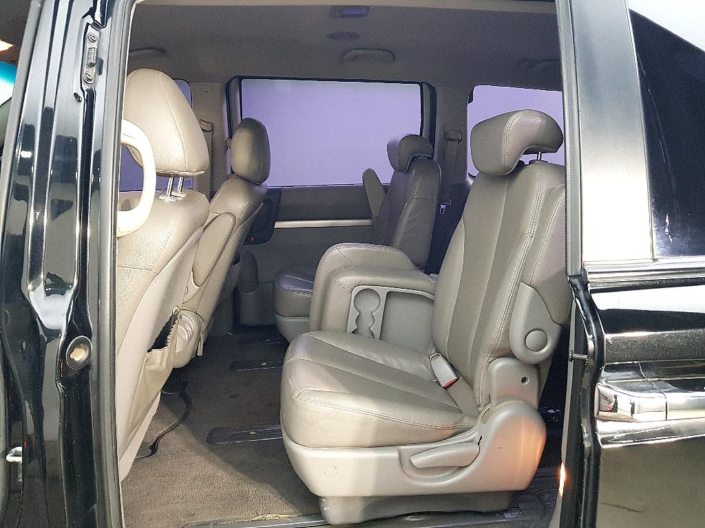 KIA Carnival - Vista 9