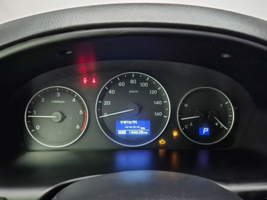 HYUNDAI Starex - Vista 5