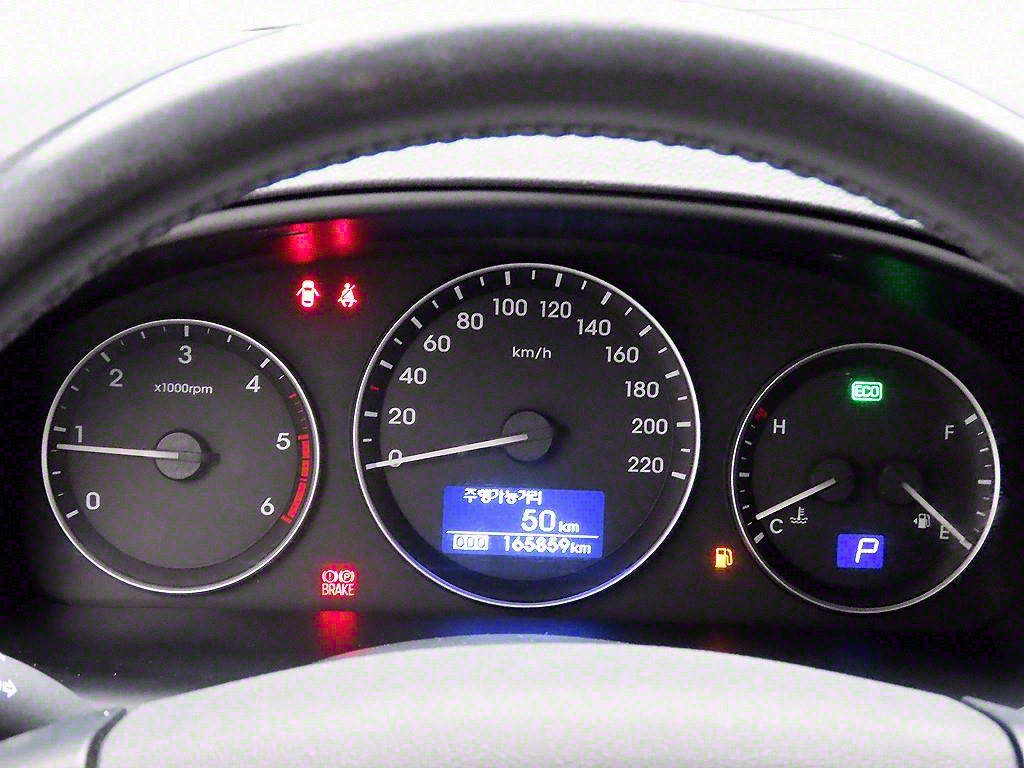 HYUNDAI Starex - Vista 6