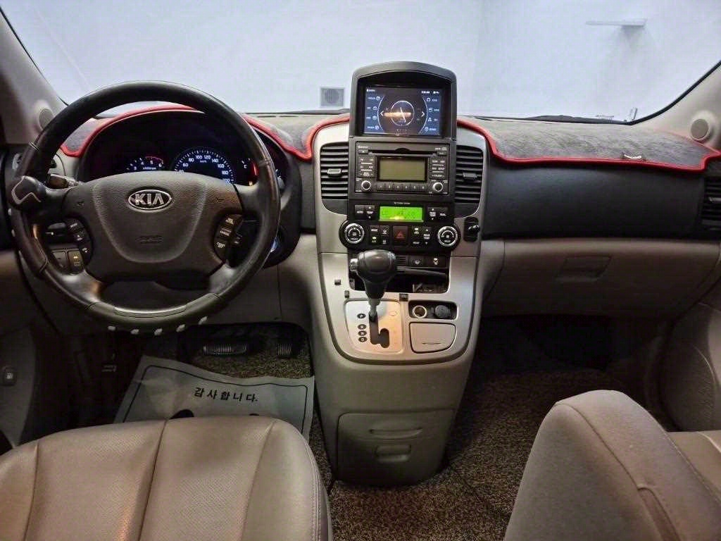 KIA Carnival - Vista 7