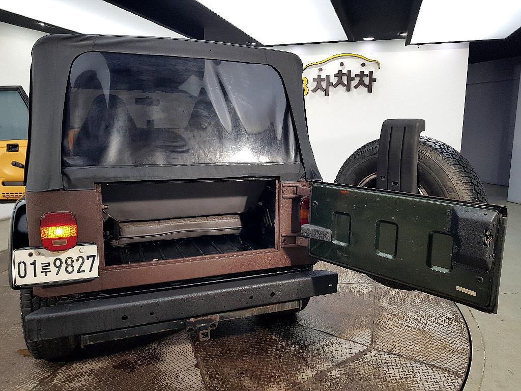 Jeep Wrangler 1997 Verde - Importación desde Corea - HF Imports Iquique - Foto 15