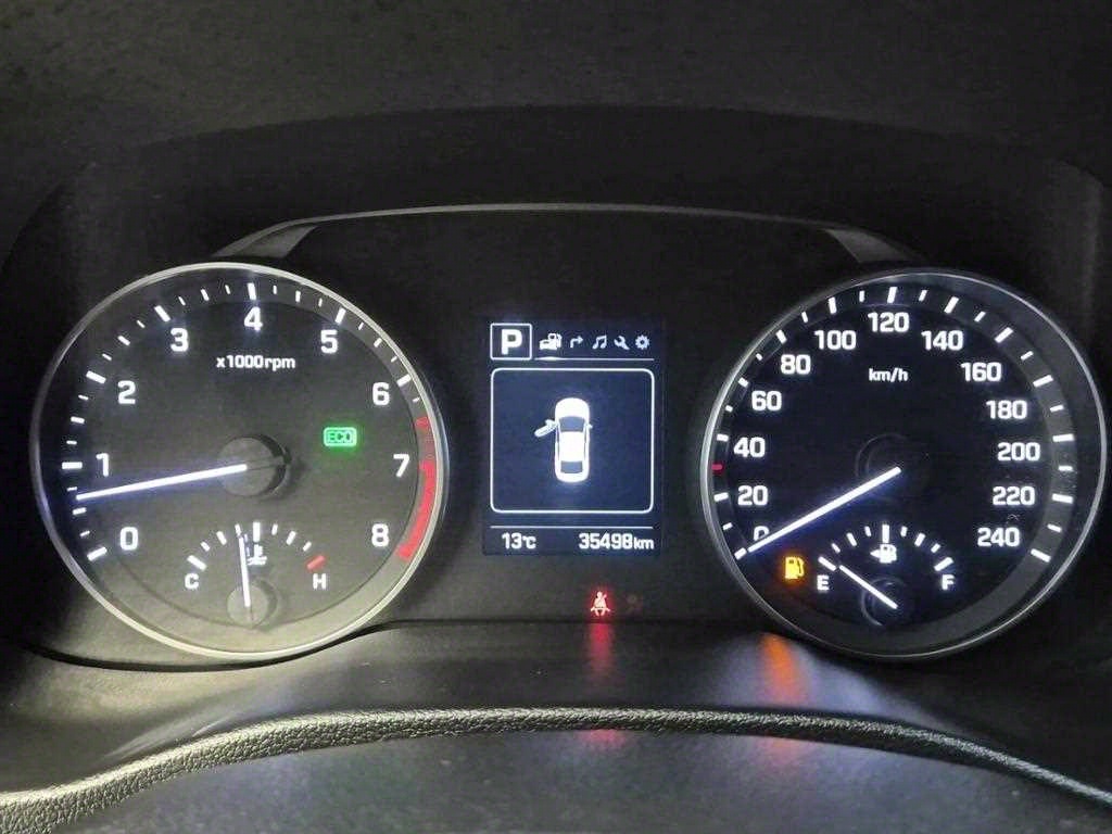 HYUNDAI Avante - Vista 6