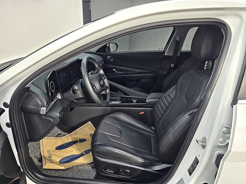 HYUNDAI Avante - Vista 8