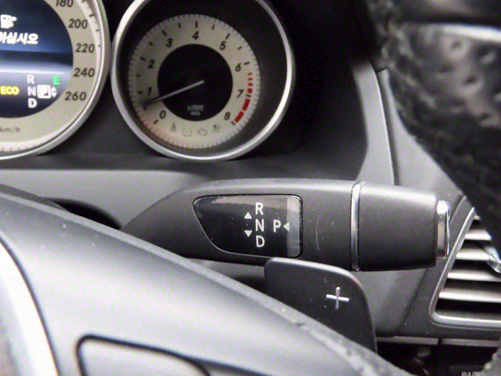 Mercedes Benz E class - Vista 12