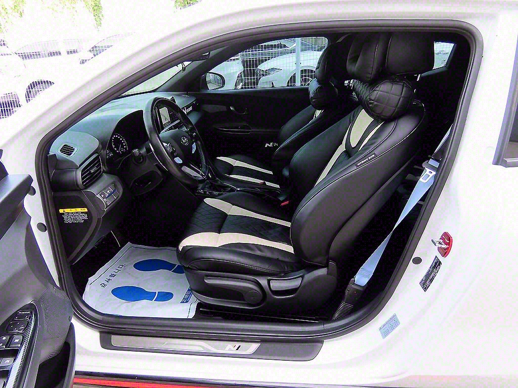 HYUNDAI Veloster - Vista 5